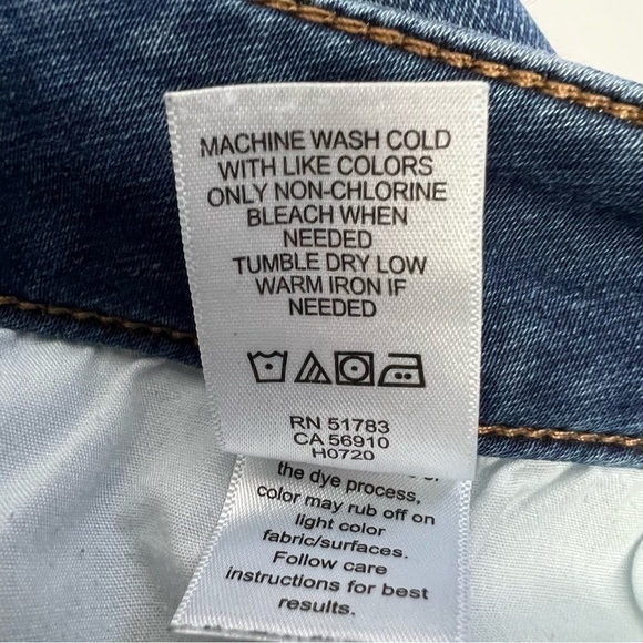 MAURICES Women’s Blue Jeans Sz Medium (9/11) Distressed Mid-Rise Medium Wash - Picture 7 of 12